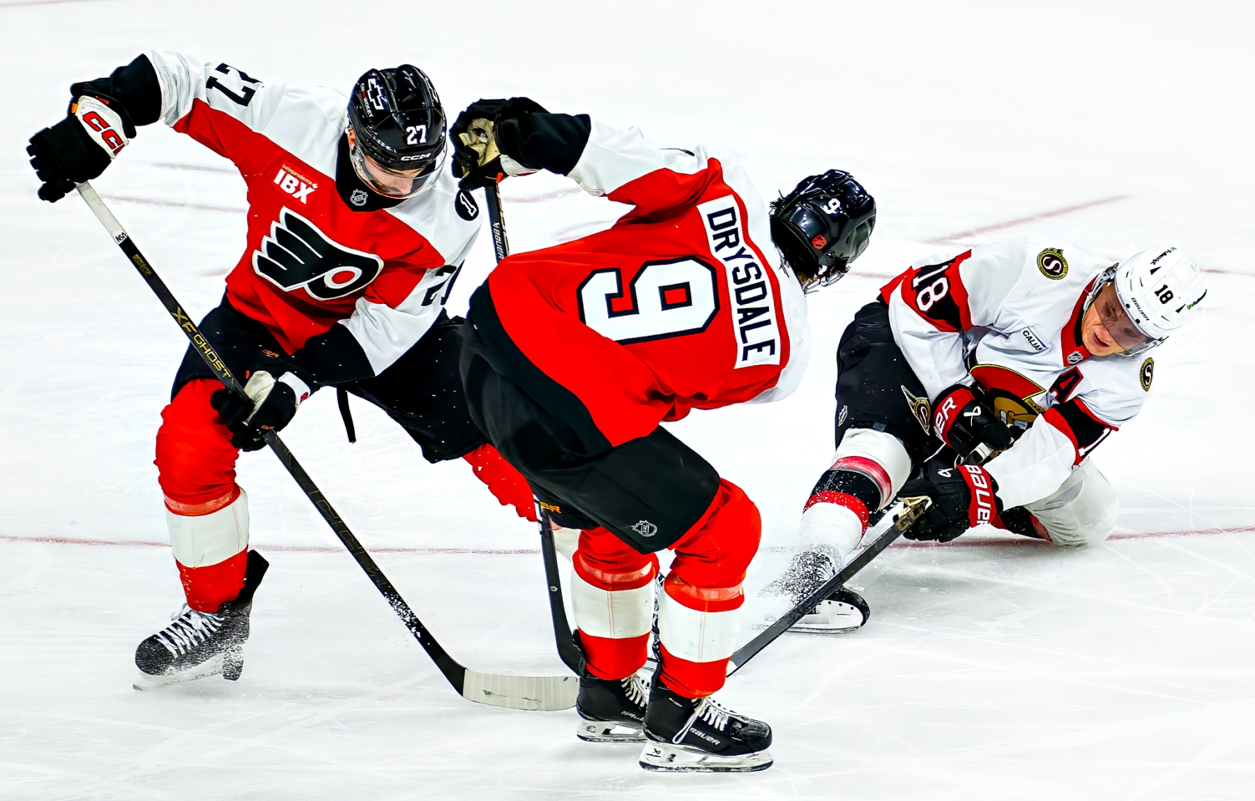 Tim Stutzle scores twice, Linus Ullmark makes 20 saves as Ottawa Senators beat Philadelphia Flyers 3-2 in OT. Recap, stats from November 8, 2025.