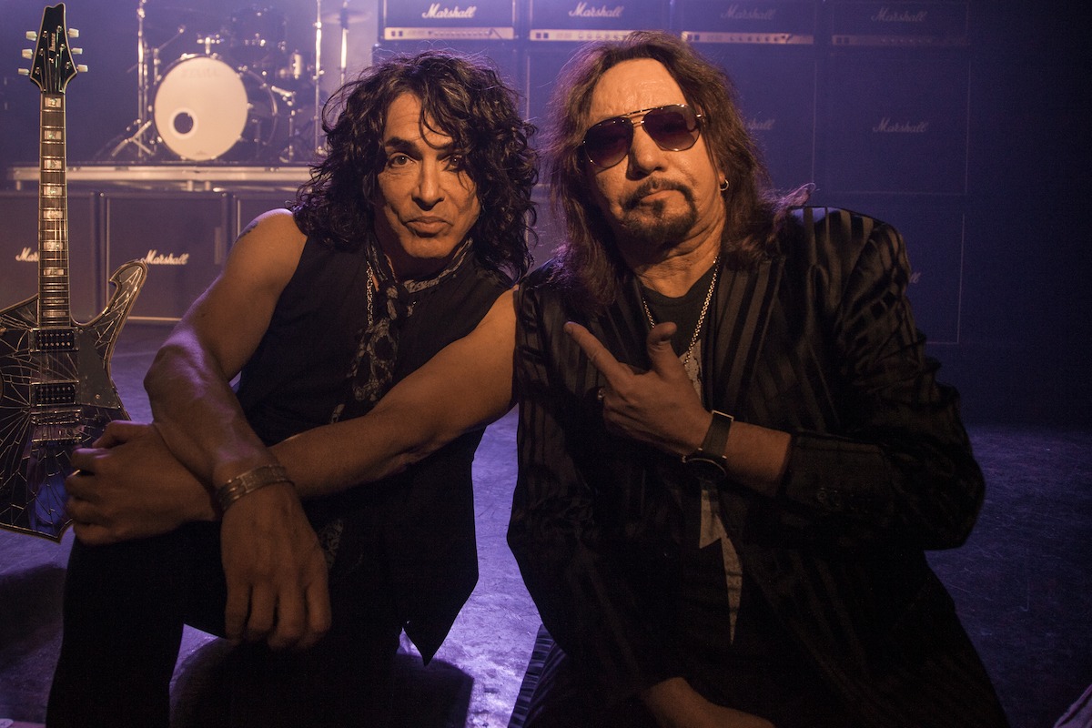 ♠ Ace Frehley Debuts "Fire and Water" Video Feat. Paul Stanley ✴