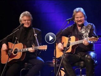 Travis Tritt's A Man and His Guitar - Live From The Franklin Theatre 2-Disc CD Set and DVD Now Available