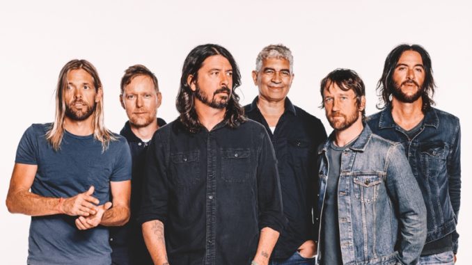 FOO FIGHTERS: CONCRETE AND GOLD #1 IN THE U.S., TEN MORE COUNTRIES & COUNTING
