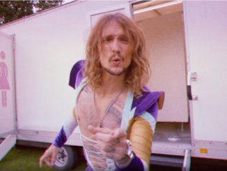 The Darkness release 'How Can I Lose Your Love' video