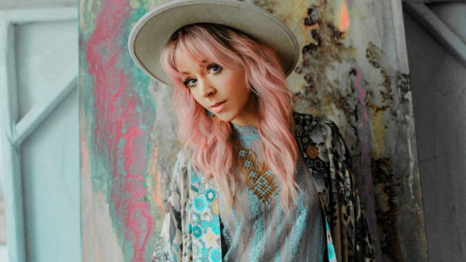 Lindsey Stirling Releases Official Music Video For “Masquerade”