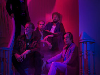 QUEENS OF THE STONE AGE: “Carnavoyeur” Second Single From Upcoming New Album Out Now