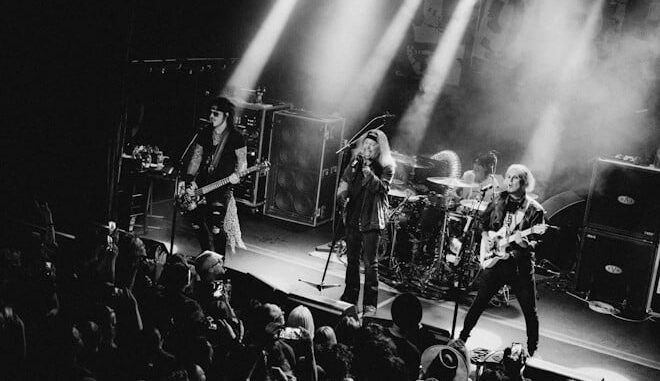 Mötley Crüe Surprise NYC Fans with Secret Show