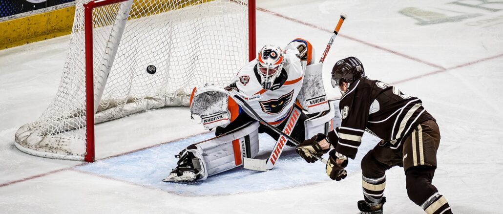 Frank Powers Bears to 5-1 Game 2 Win Over Phantoms